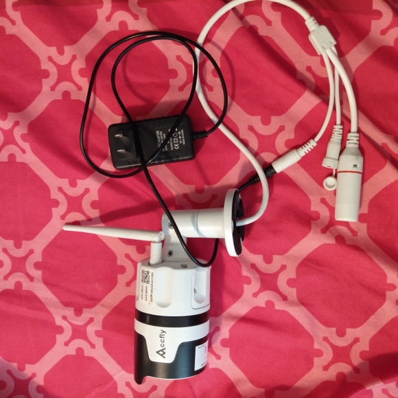 Surveillance Cam - Picture 1 of 4